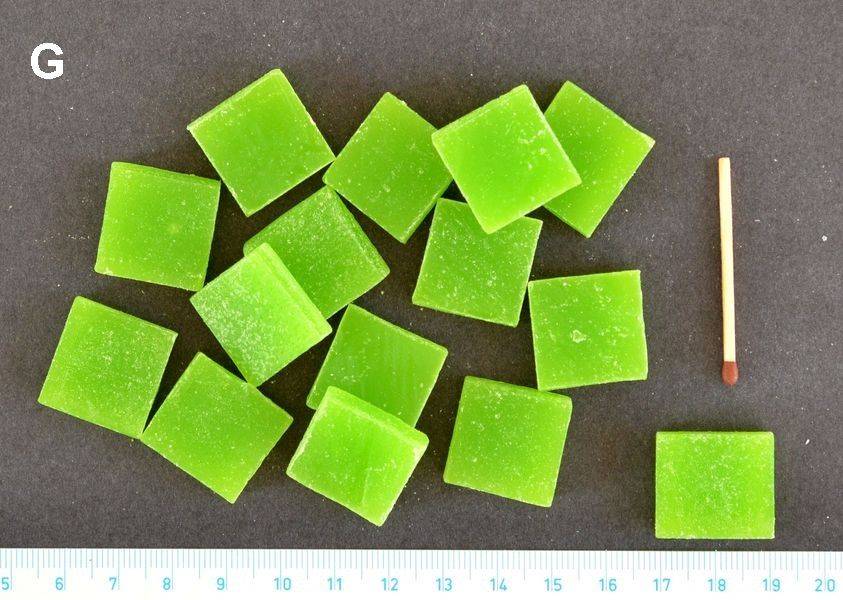 Parafínové kostičky barevné 20 x 20 x 5 mm 250g