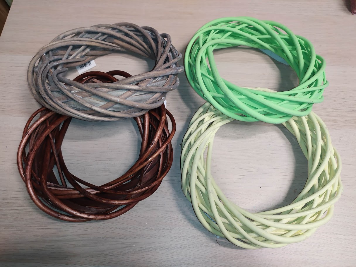Věnec 20cm různé barvy