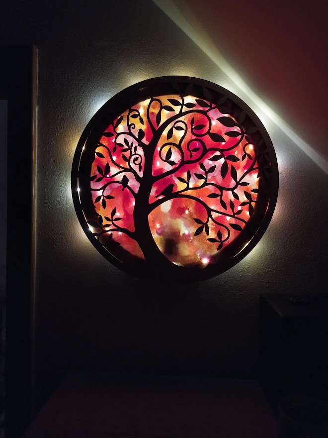 Červený strom s podsvícením pr.50cm