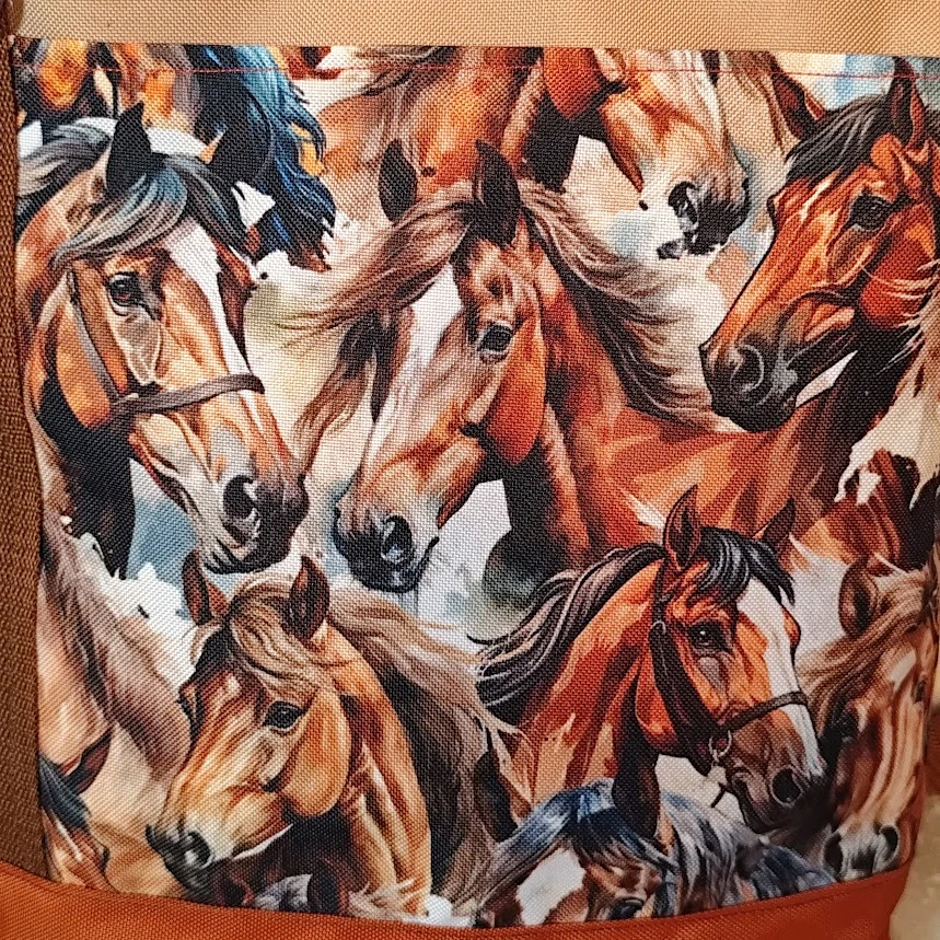 Kabelka Brita - Ve stínu koňské hřívy