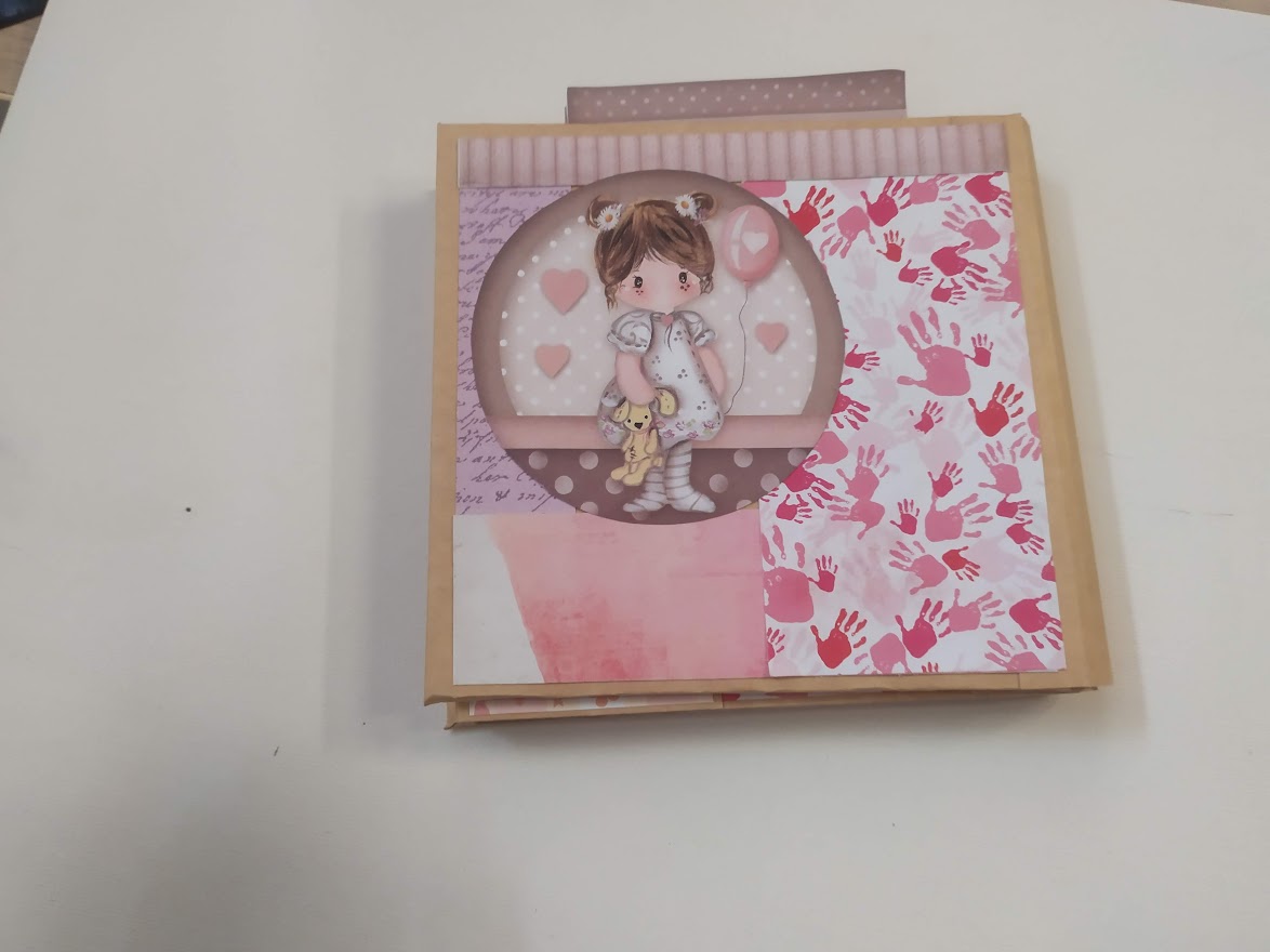 Scrapbookové album - narození dívky