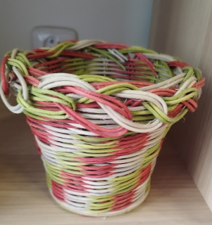 Tříbarevný květináč